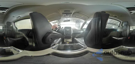 2015 Chrysler Town & Country Touring z USA, uszkodzony, nr VIN 2C4RC1BG3FR618068